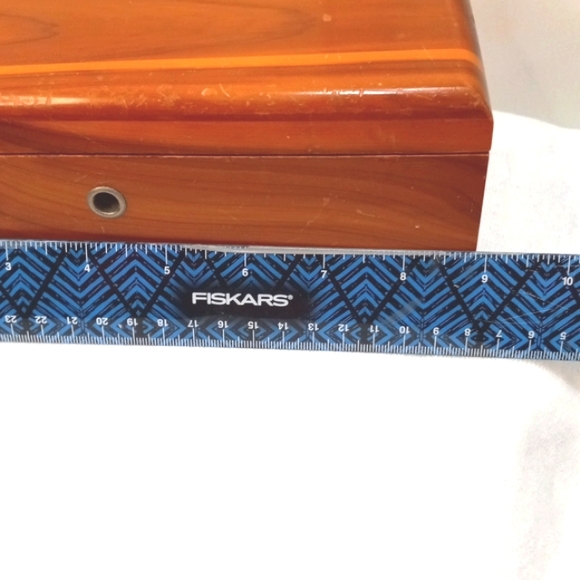 Lane Wooden Box Size 9" X 5" - Picture 2 of 8